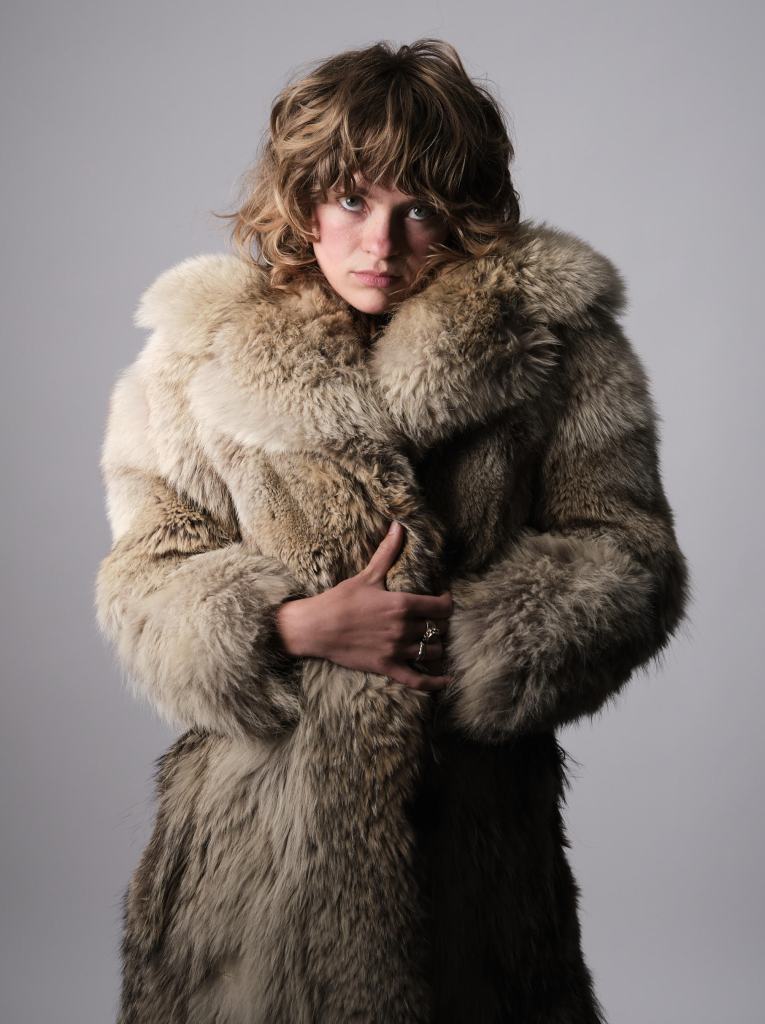 Indie rock artist Linka Moja opens up about her first international tour with Roger Daltrey, being discovered by Eddie Vedder, her new single 'Pyscho,' and staying true to her raw, fearless sound.